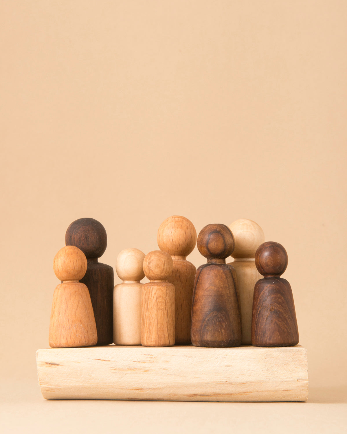 Wee Folk: Wooden Peg Dolls