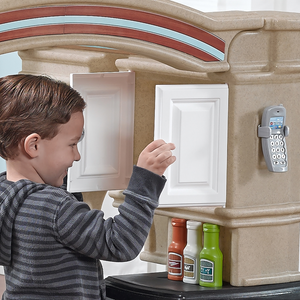 Alcazie Step2 Grand Walk-In Kitchen