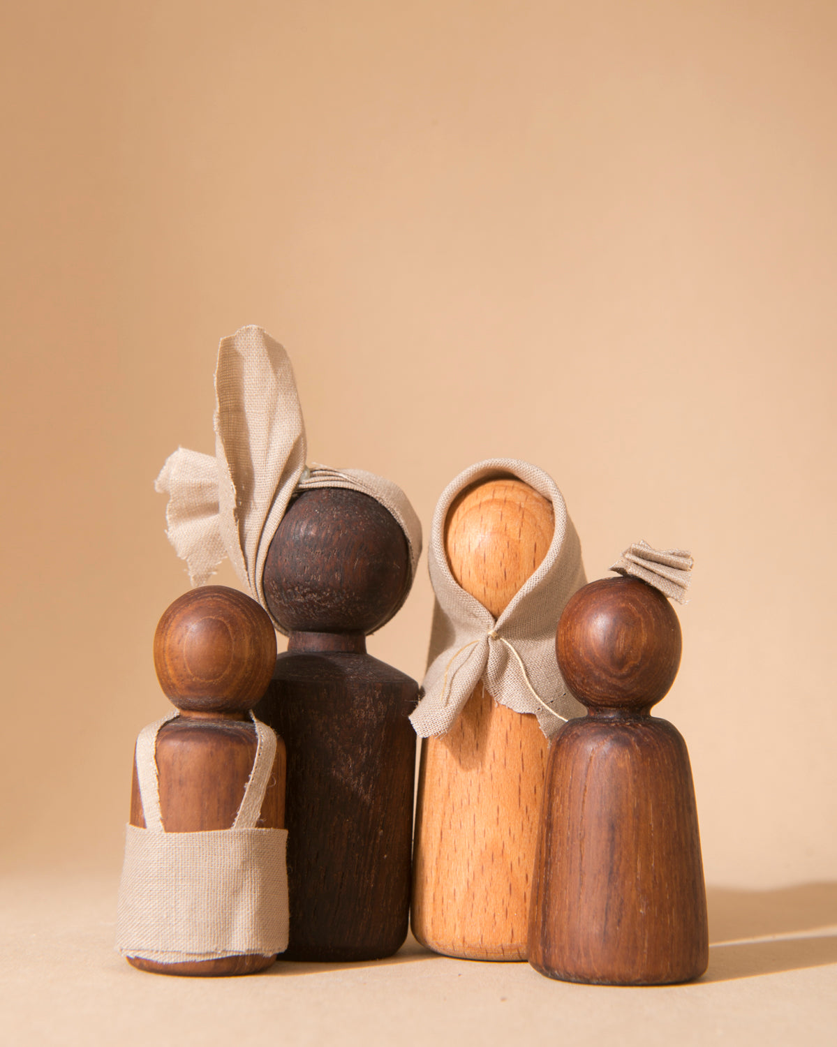 Wee Folk: Wooden Peg Dolls