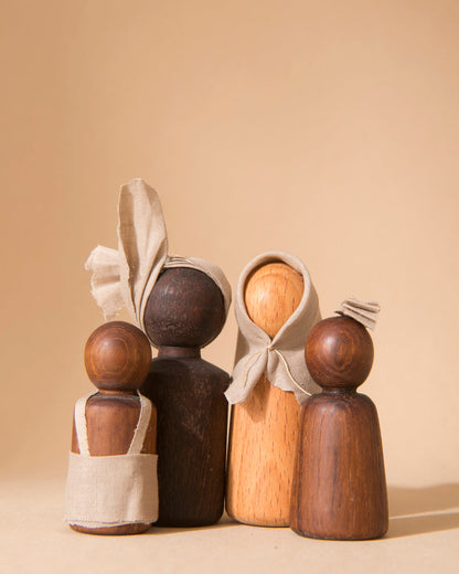 Wee Folk: Wooden Peg Dolls